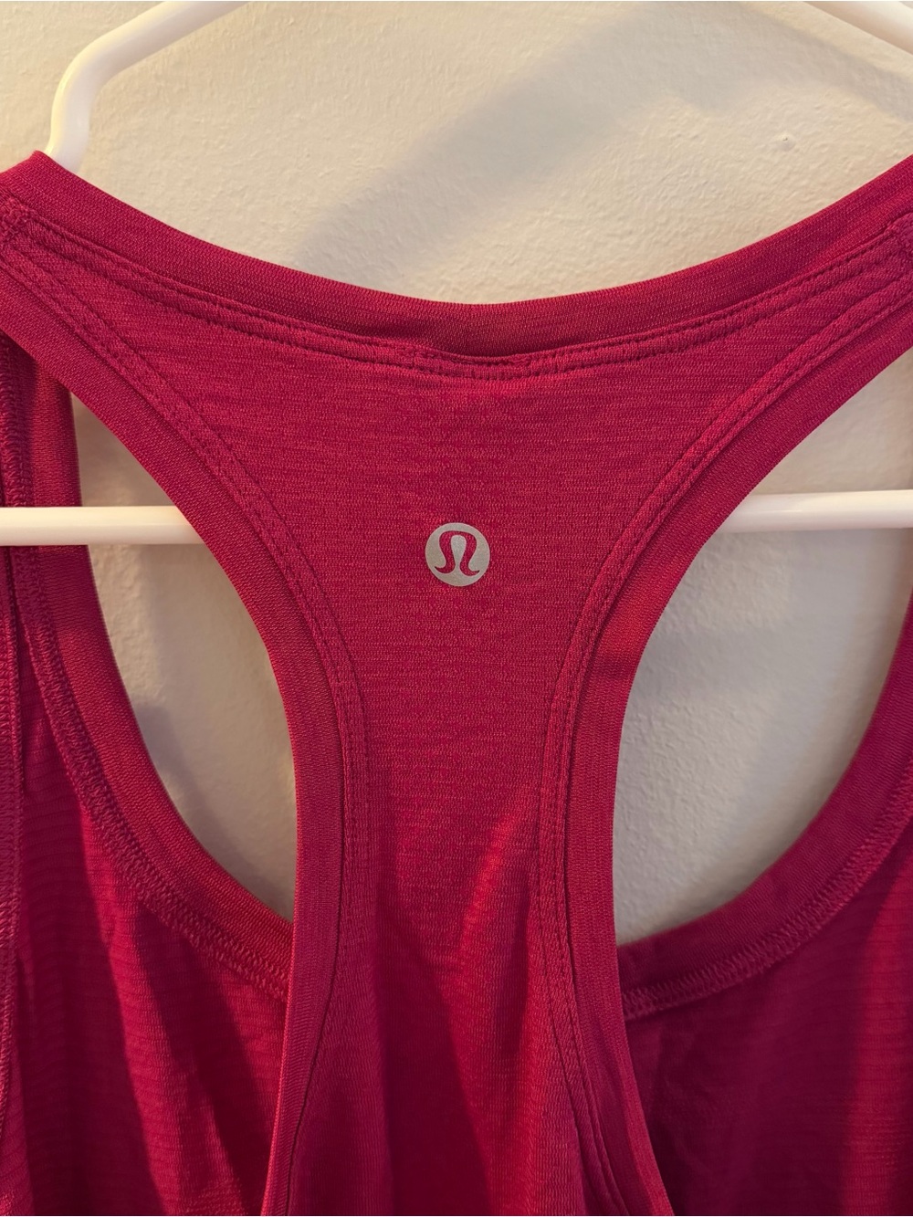 lululemon athletica Women's Swiftly Tech Ripened Raspberry Racerback Tank Top - Picture 4 of 5